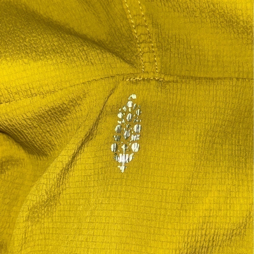 Free people Movement NWOT run wild jacket SIZE MEDIUM - Picture 10 of 10